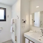 Hotel La Cachette 4*