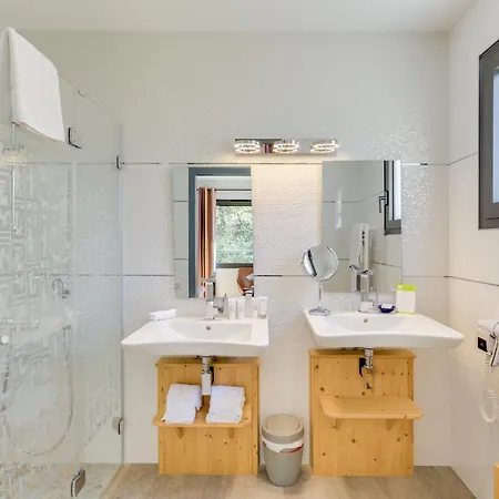 La Cachette Hotel 4*