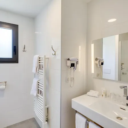 Hotel La Cachette 4*